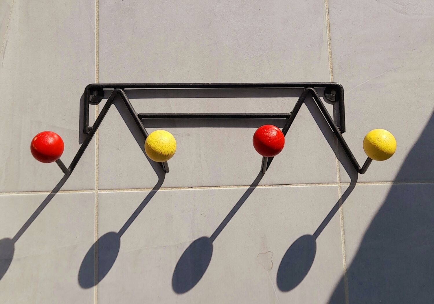 Porte manteau mural boules 60s