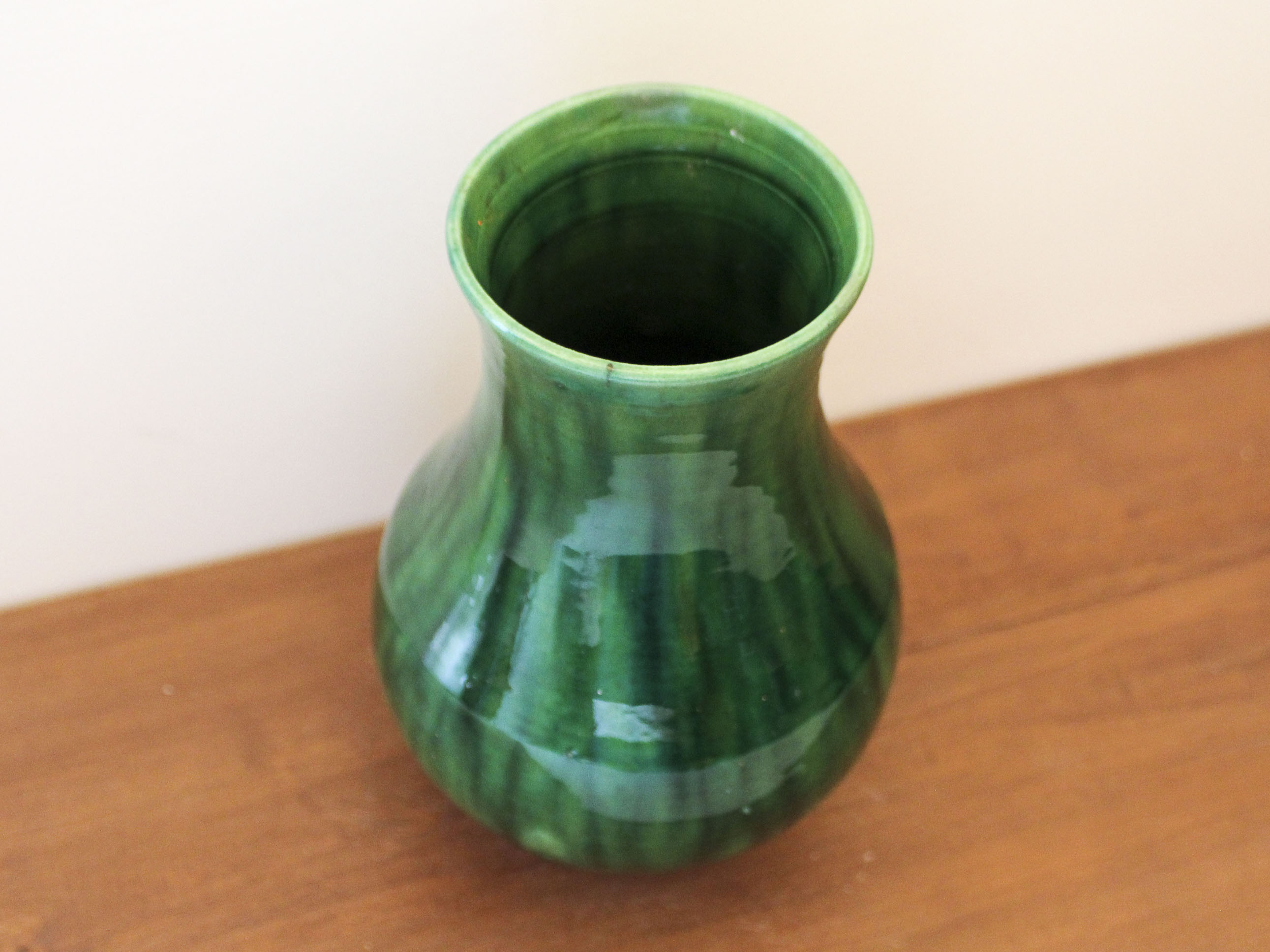 Vase en céramique d'Acollay décor flamé vert
