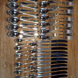 Shiny silver metal cutlery set