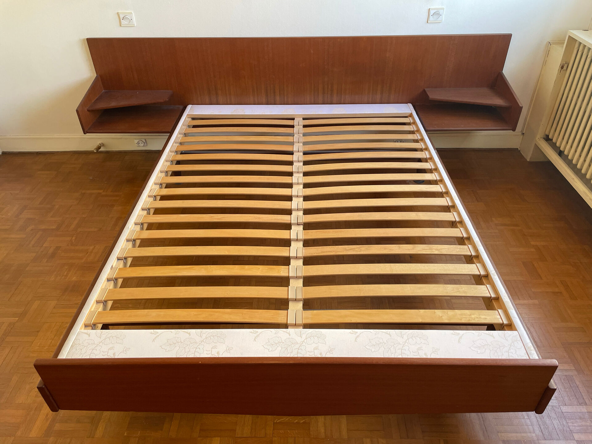Read by André Monpoix / TV furniture
