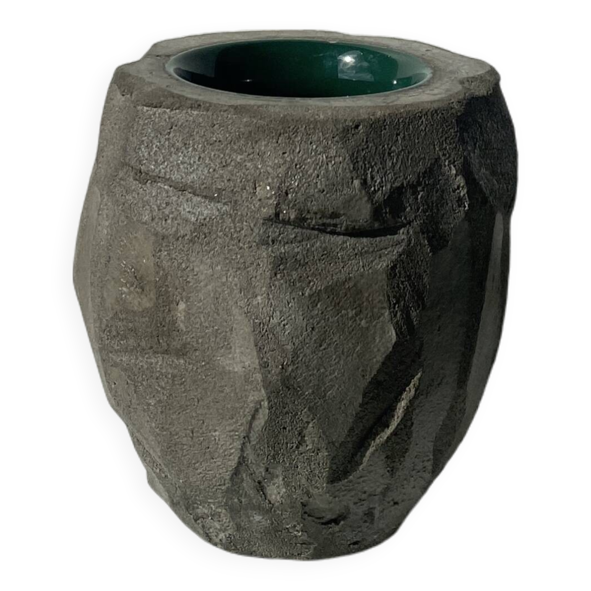 Vase / Large sculpted concrete pot
