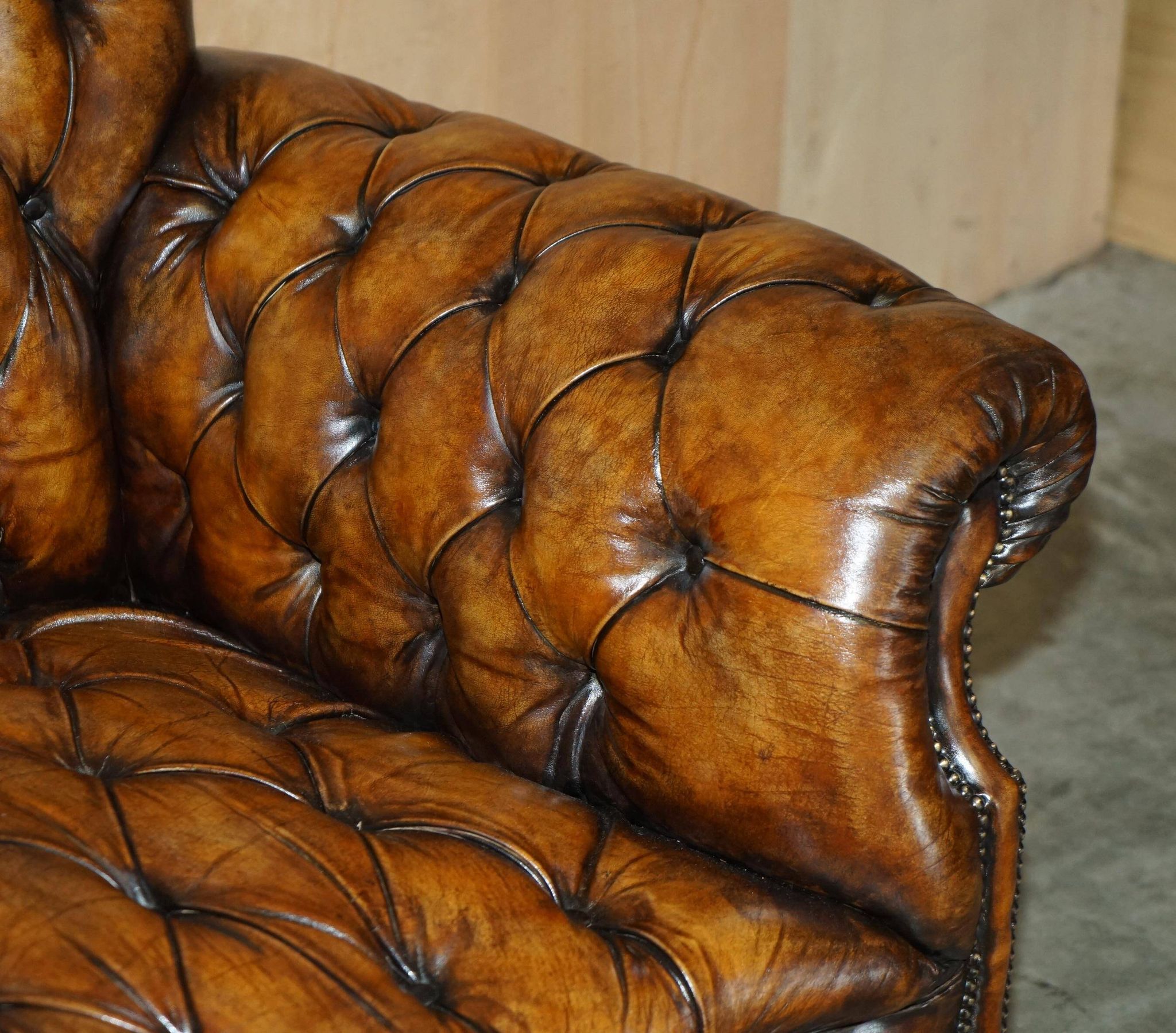 Canapé Chesterfield victorien en cuir serpentin teint à la main