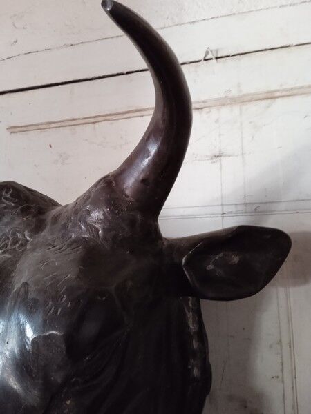 Food sign / cast iron bull mouth