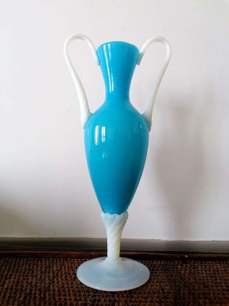 Medici vase in opaline