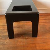 Kostka fiberglass coffee table