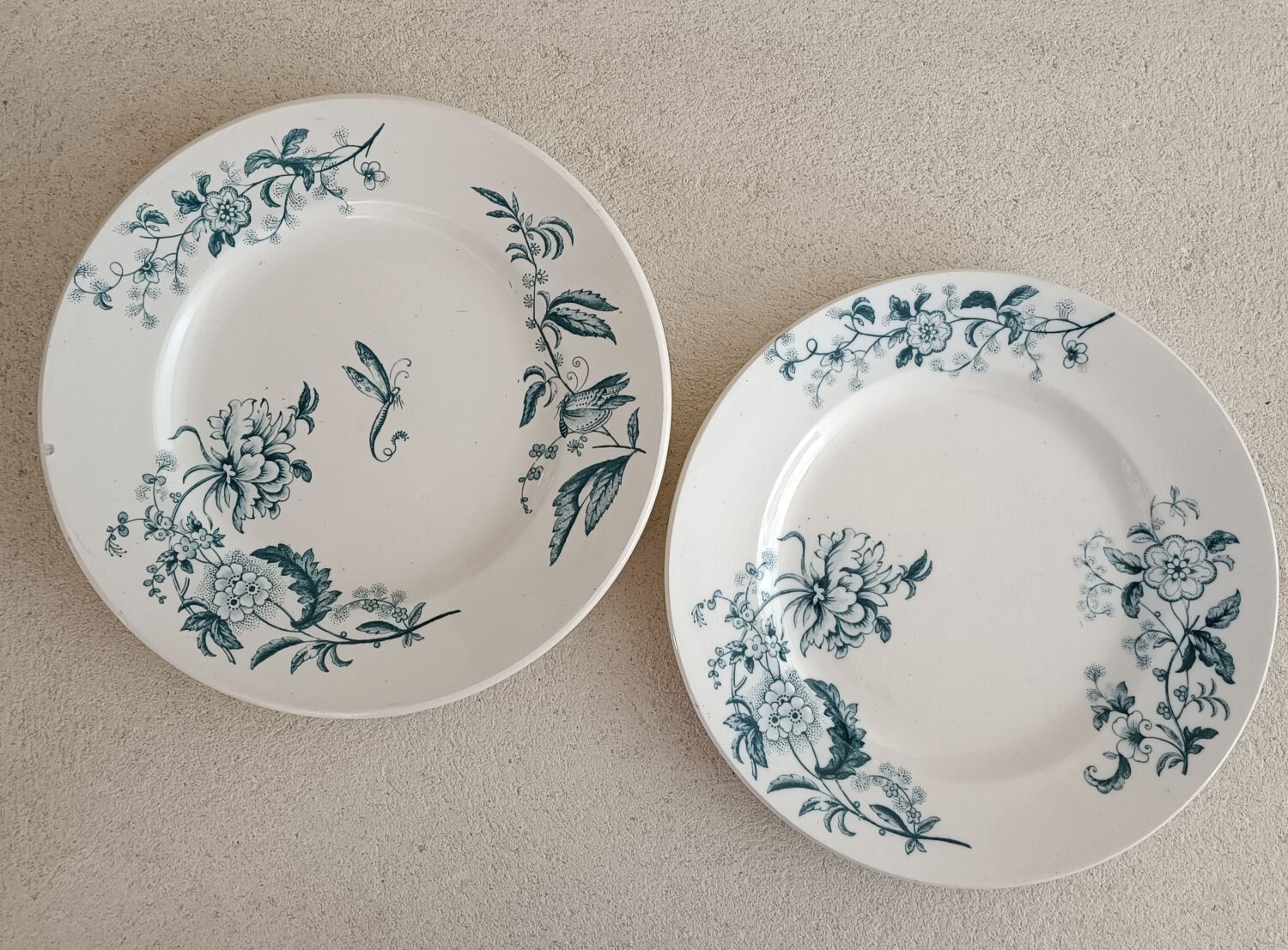 2 plates and a Longwy iron earth dish