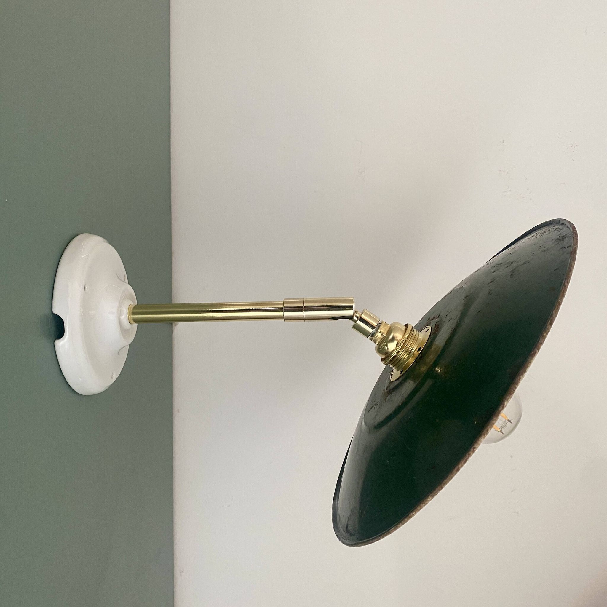 Vintage green enamelled sheet metal wall lamp shade - 1 -