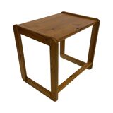 Ensemble vintage de trois tables d'appoint en pin, tables gigognes, années 1970