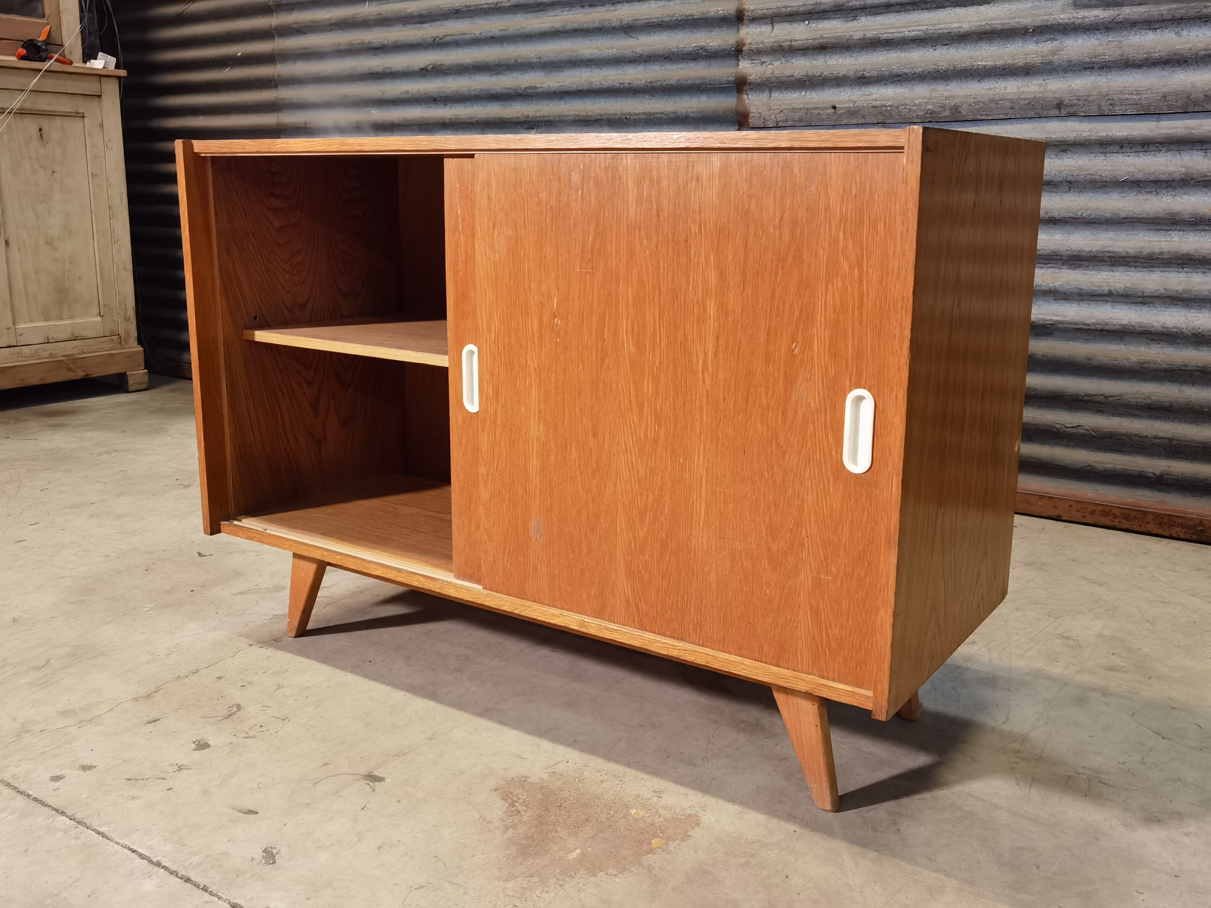 Buffet U-452 Jiri Jiroutek 1960 Interier Praha