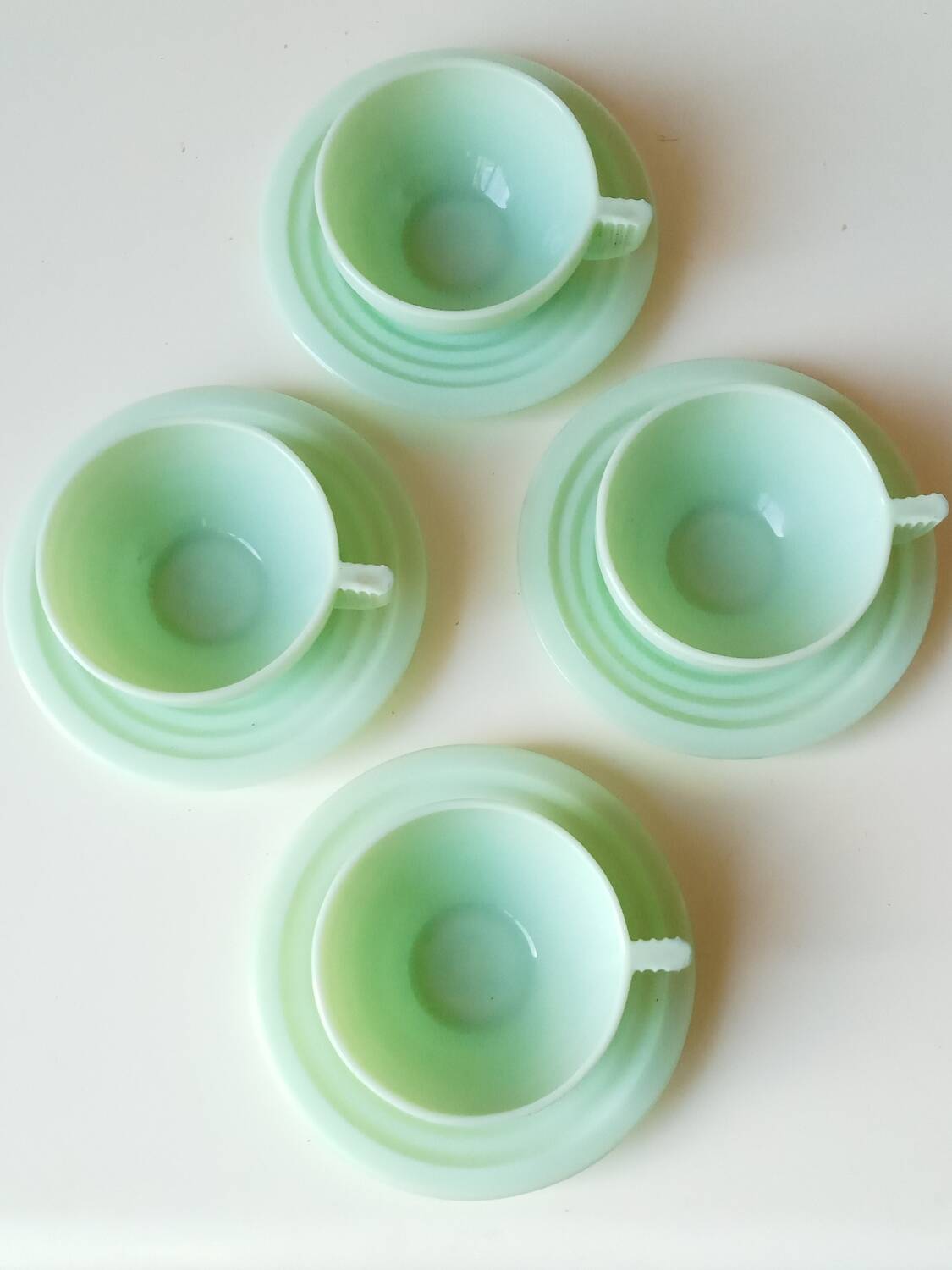 Art-deco opaline cups