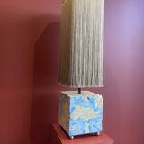 Base stuck blue beige marble-plaster, fringed lampshade Houles, 21st century.