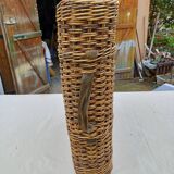 14/18 Wicker Shell Holder