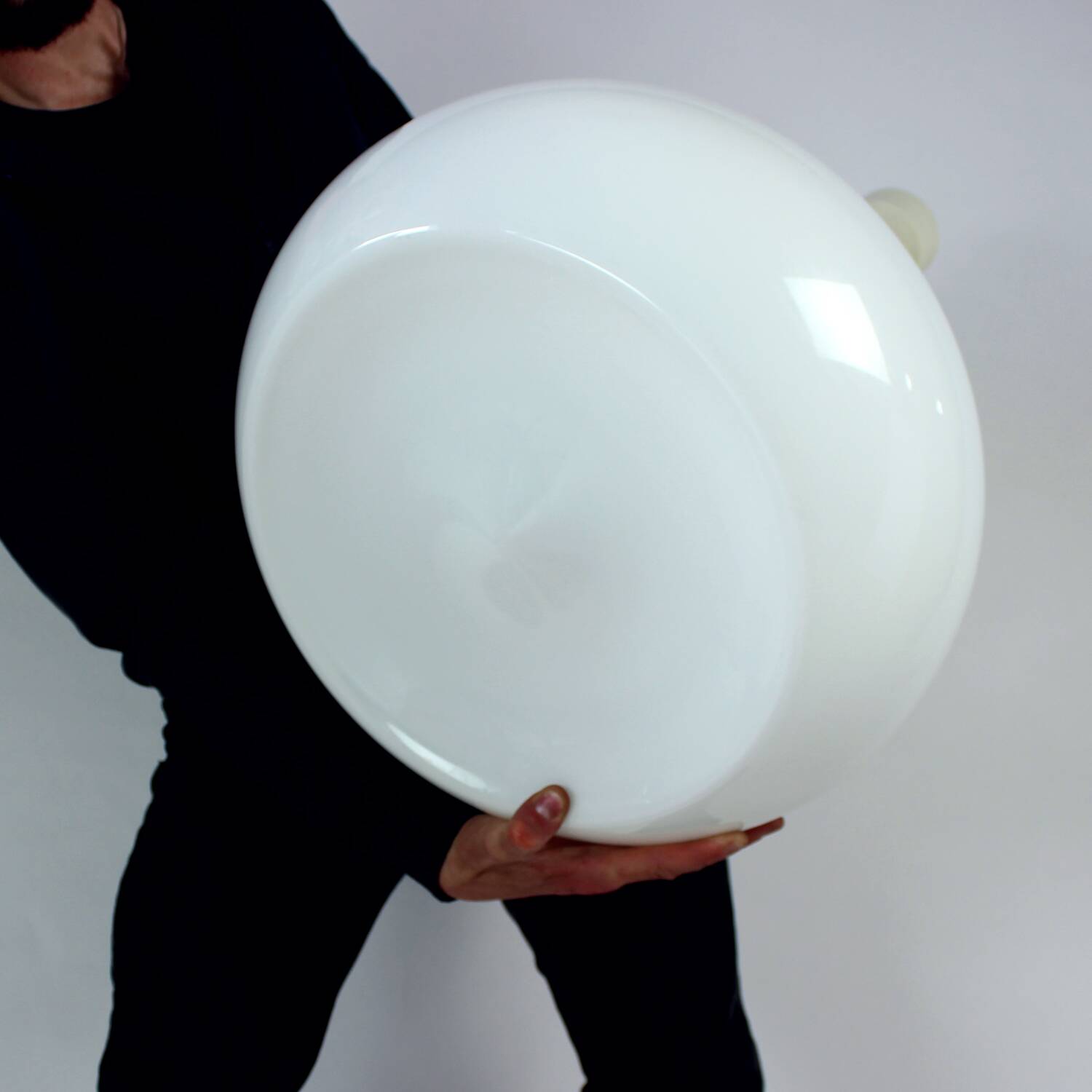 Grand plafonnier en opaline blanche, Tchécoslovaquie, années 1960