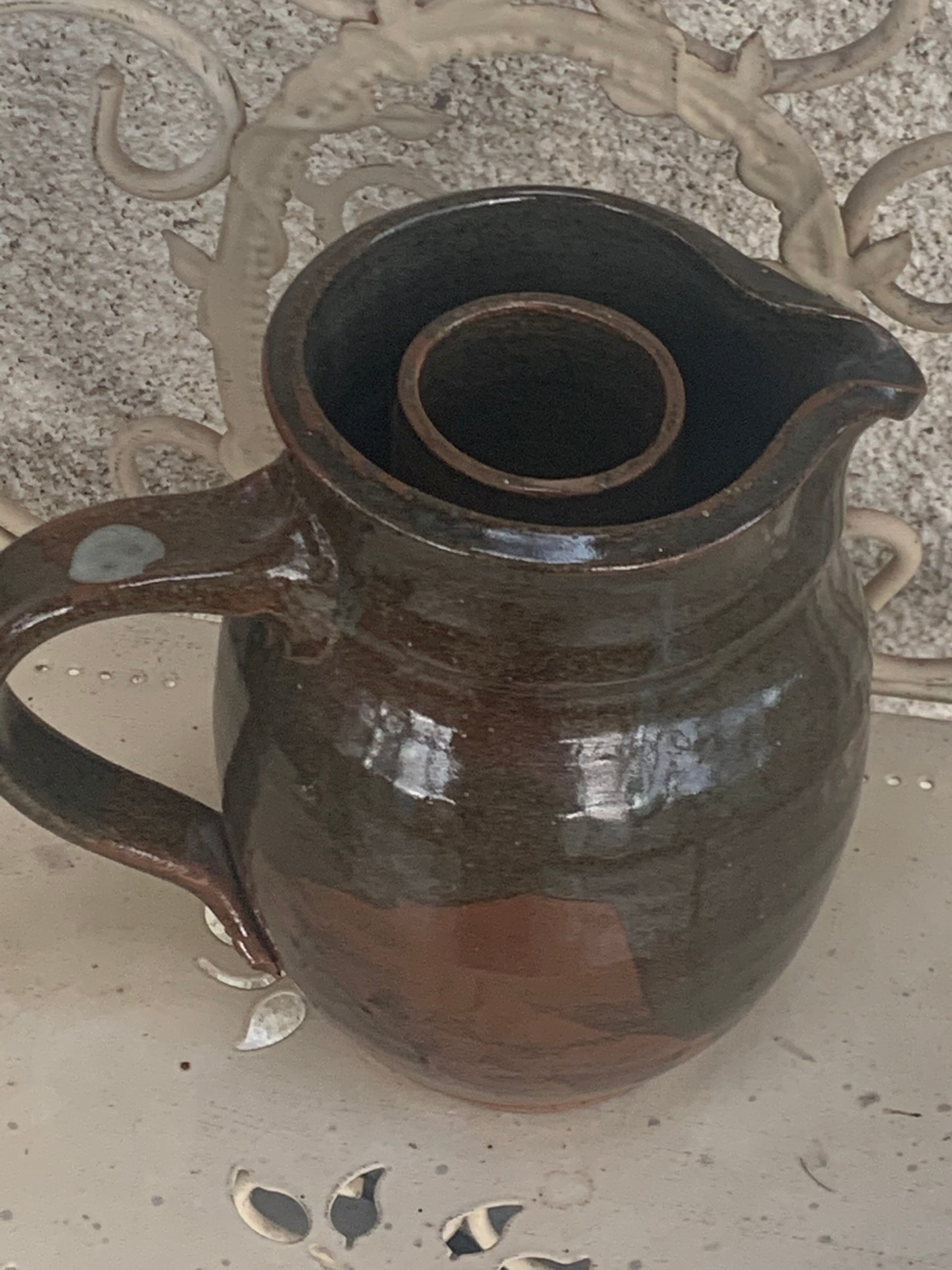 Refreshing carafe in glazed ceramic and vintage cork stopper