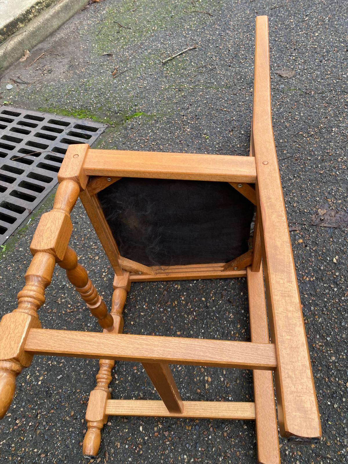 4 solid wood chairs with embroidered fabric