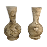 Paire de vases en terre cuite peint à la main