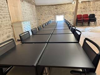20 tables Ibebi Galileo et 20 chaises Tosca