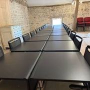 20 tables Ibebi Galileo et 20 chaises Tosca