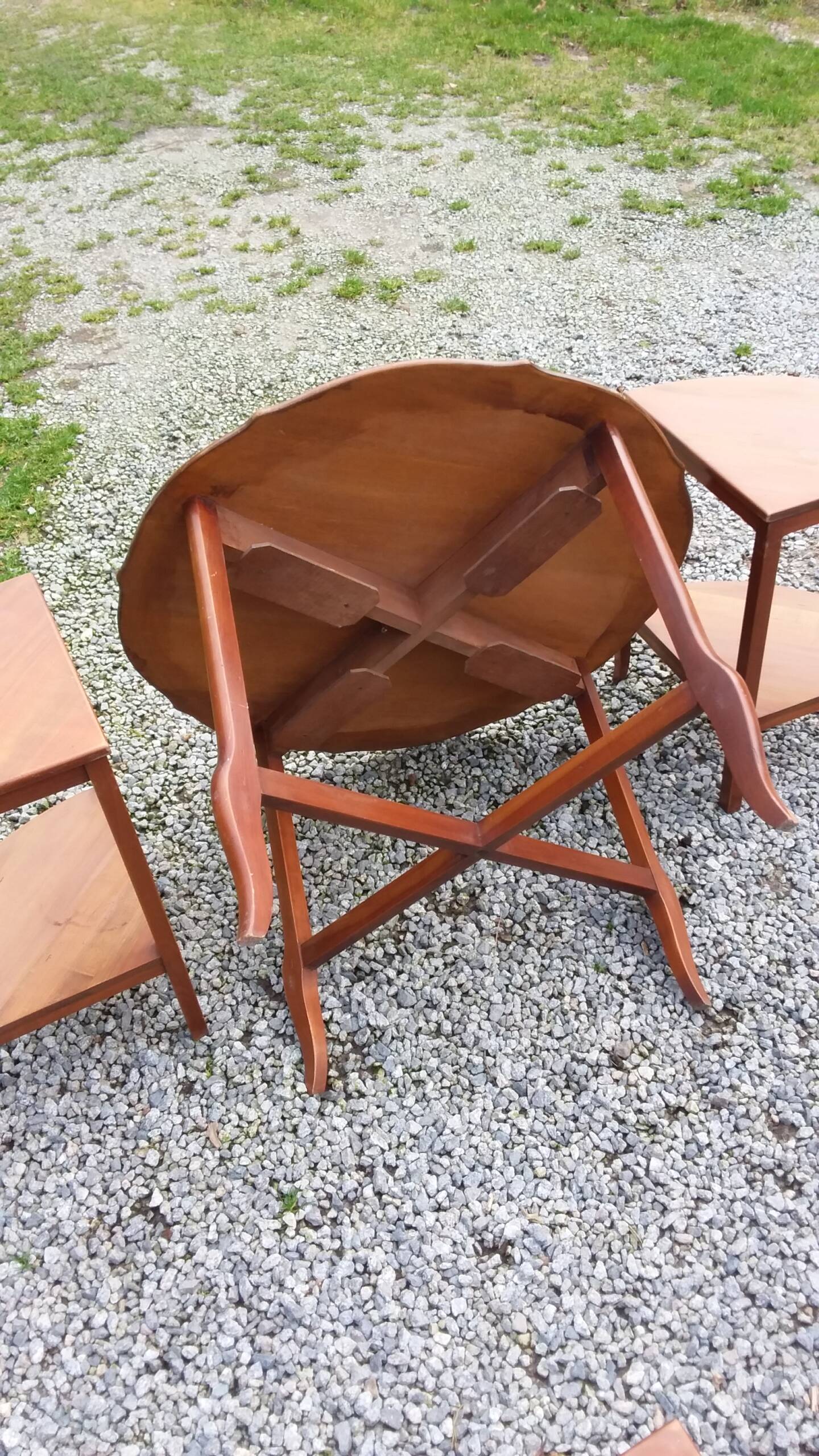 Coffee table nesting tables in cherry wood in classic style from the 60s/70s
