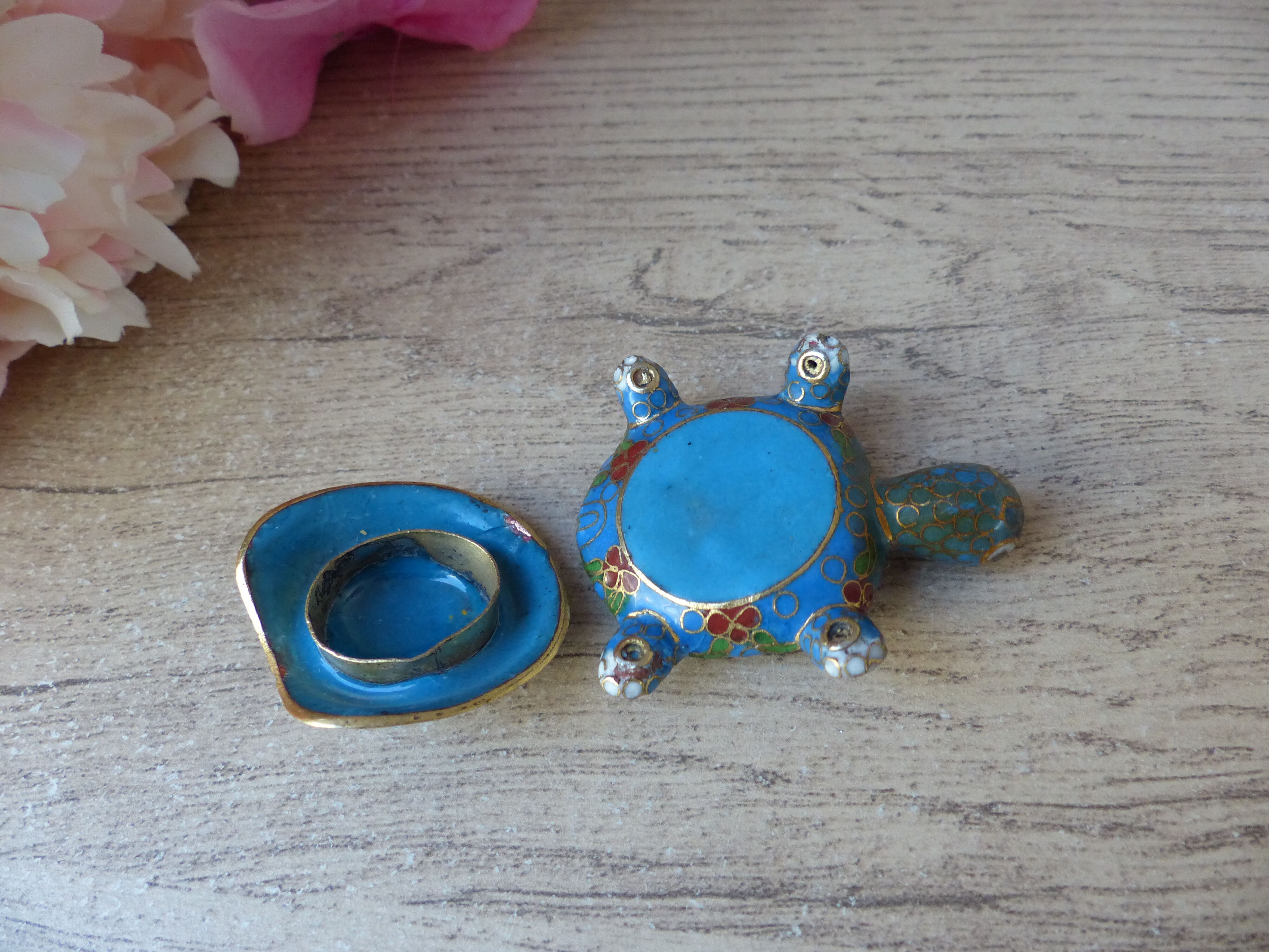Miniature turtle box in blue cloisonné enamel, turtle jewelry box