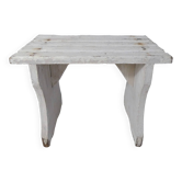 Old small white bench vintage step