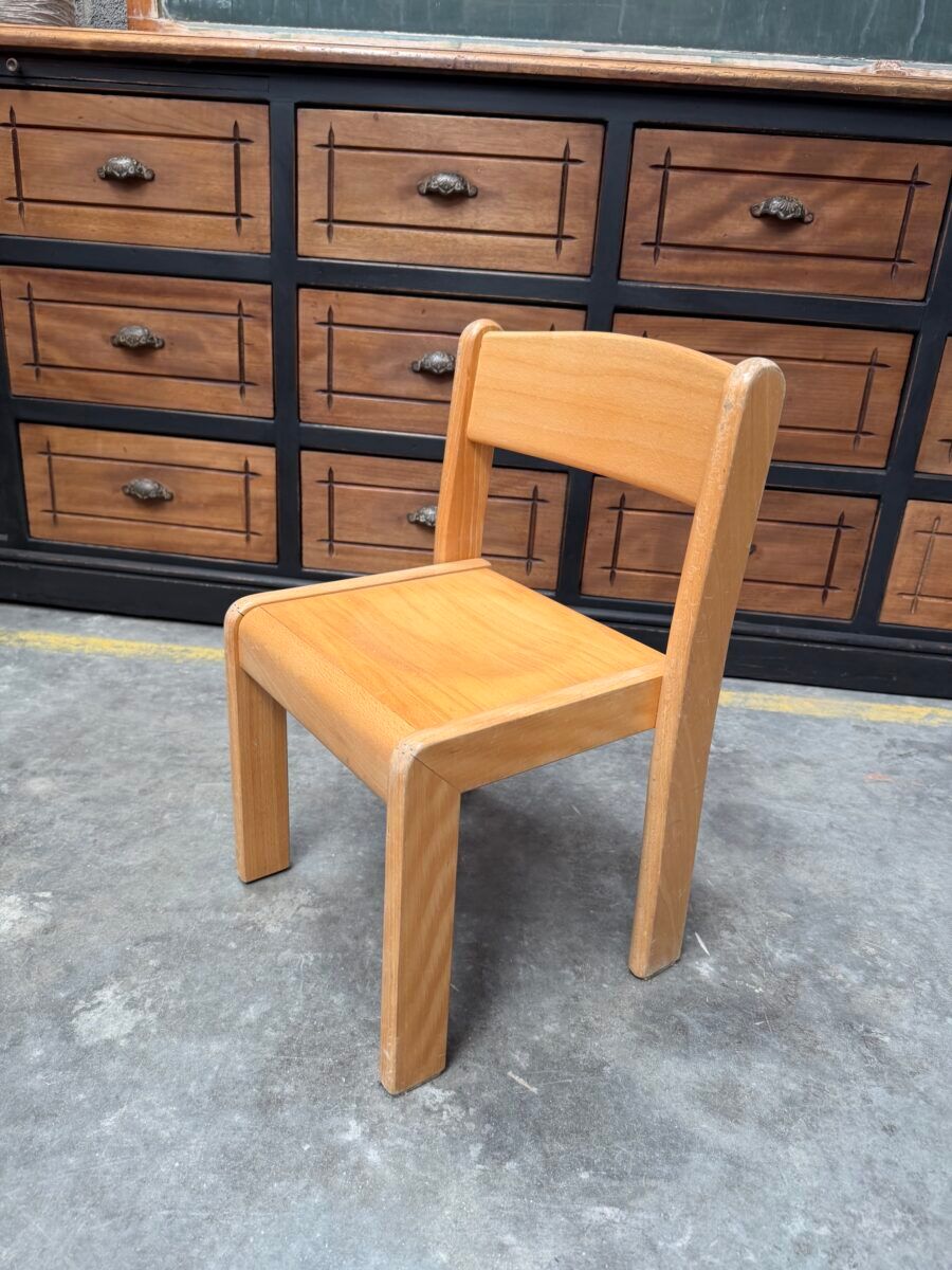 Set of 5 children's chairs from the 1960s.