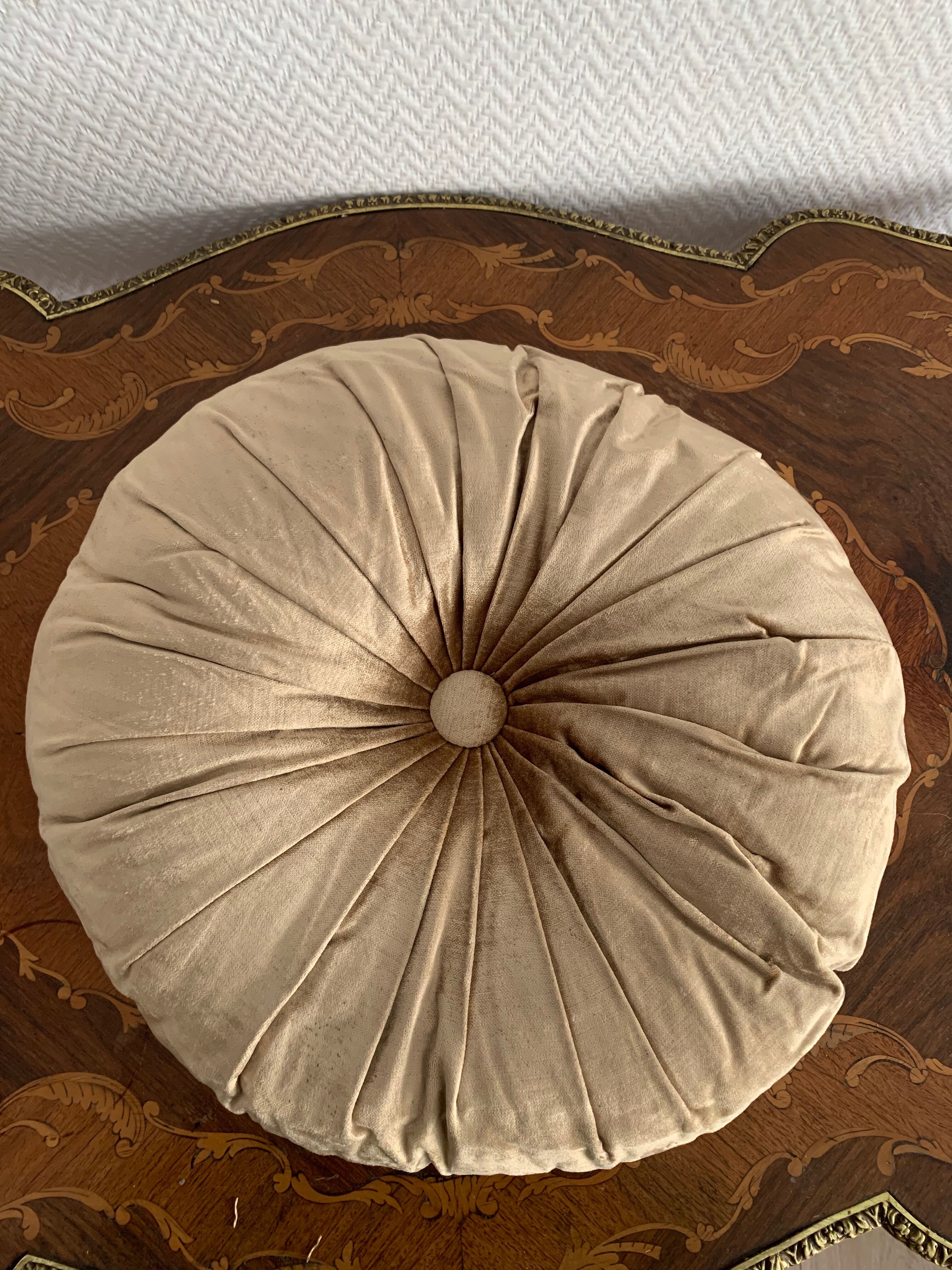 Gold lamé round velvet cushion