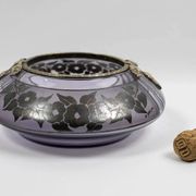Art Deco vase in mauve glass D'Argyl with a pewter mount.