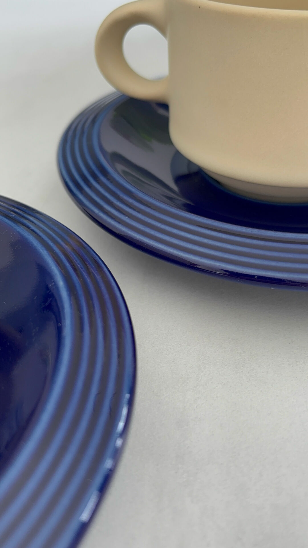 Set of 2 vintage ceramic mugs in cobalt blue & ecru • Tea service