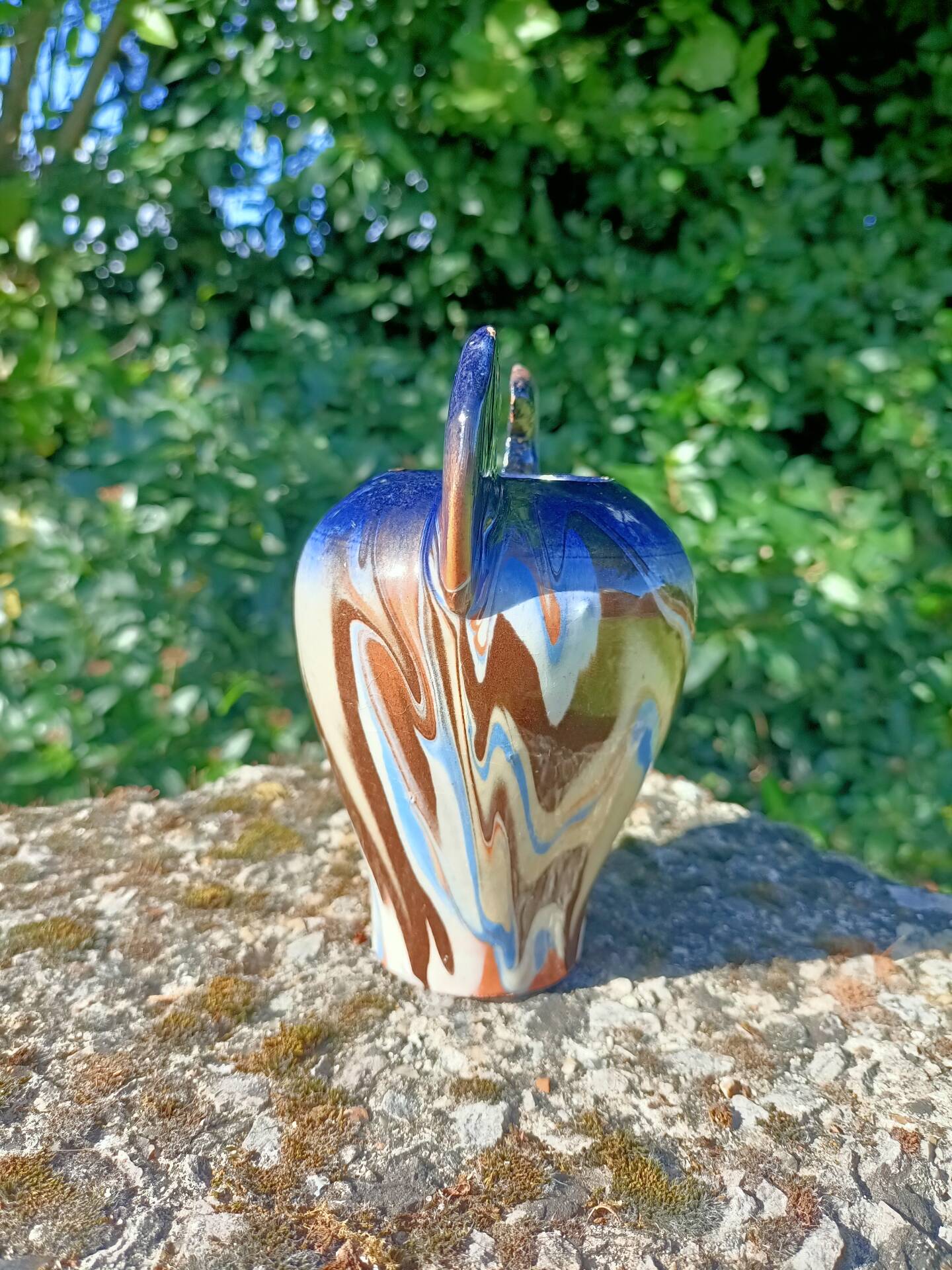 Ceramic vase with equestrian motif
