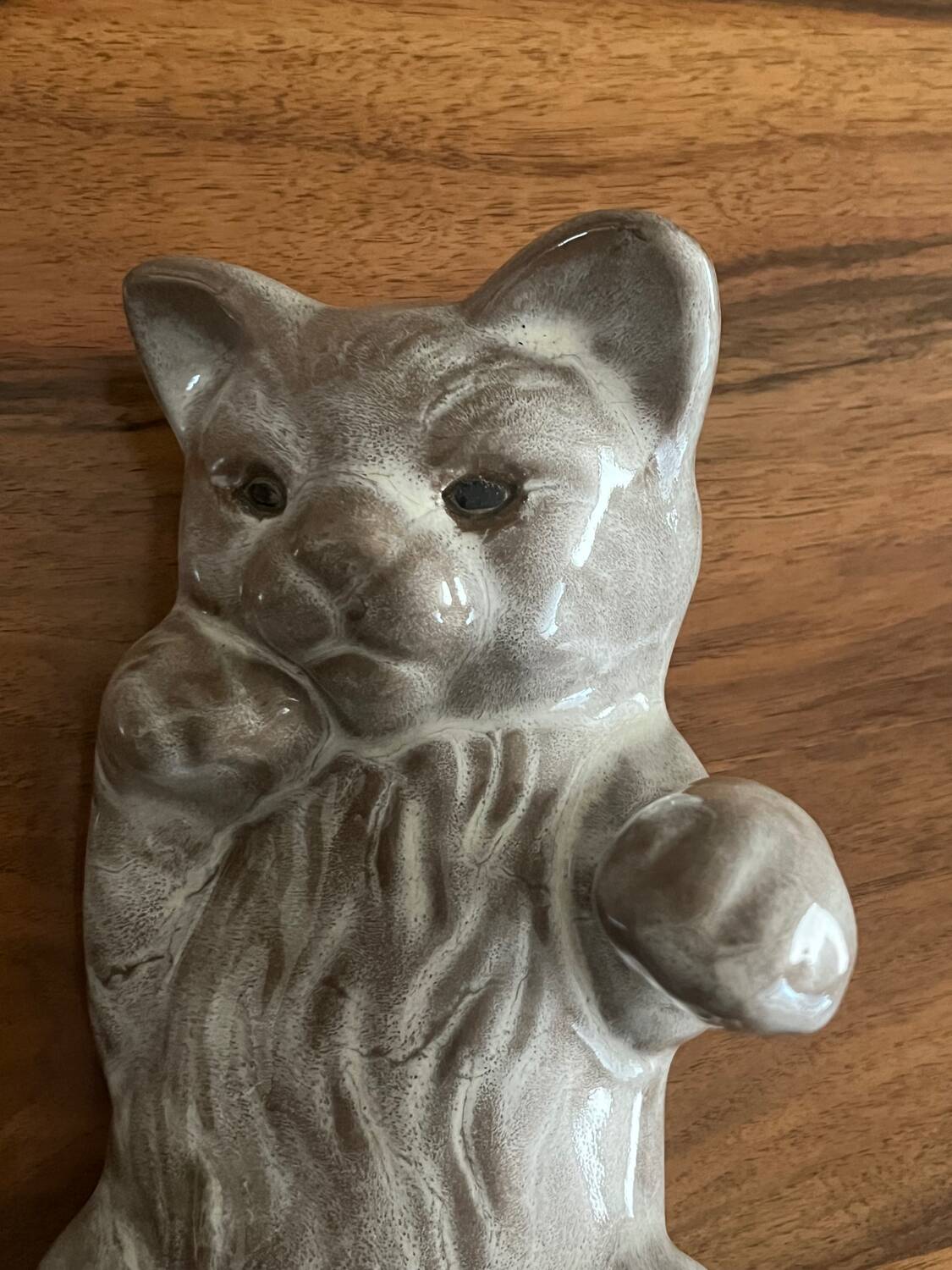 Chat sculpture. Grès . Taille réelle