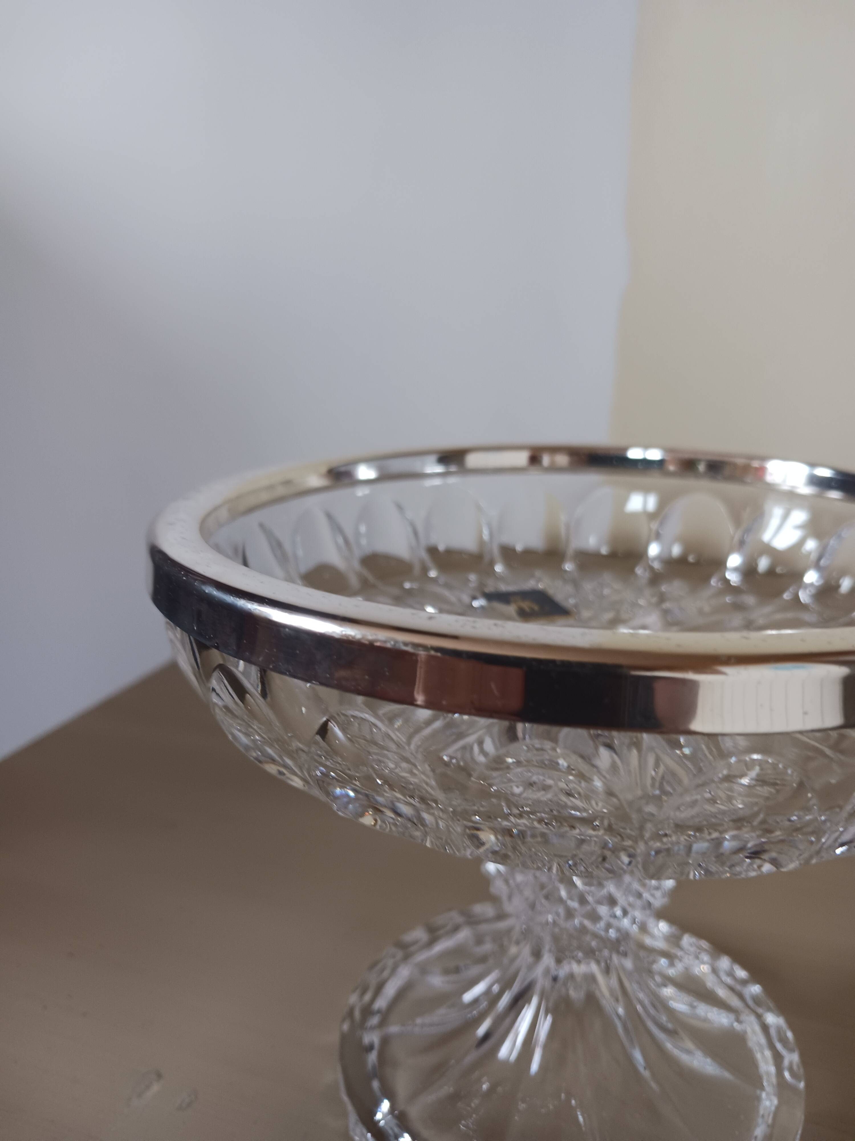 Coupe en cristal .