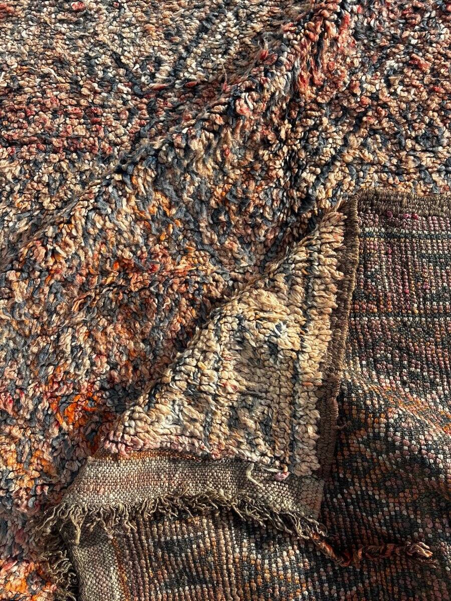 Vintage Boujad Moroccan rug in wool, Morocco, 1990.