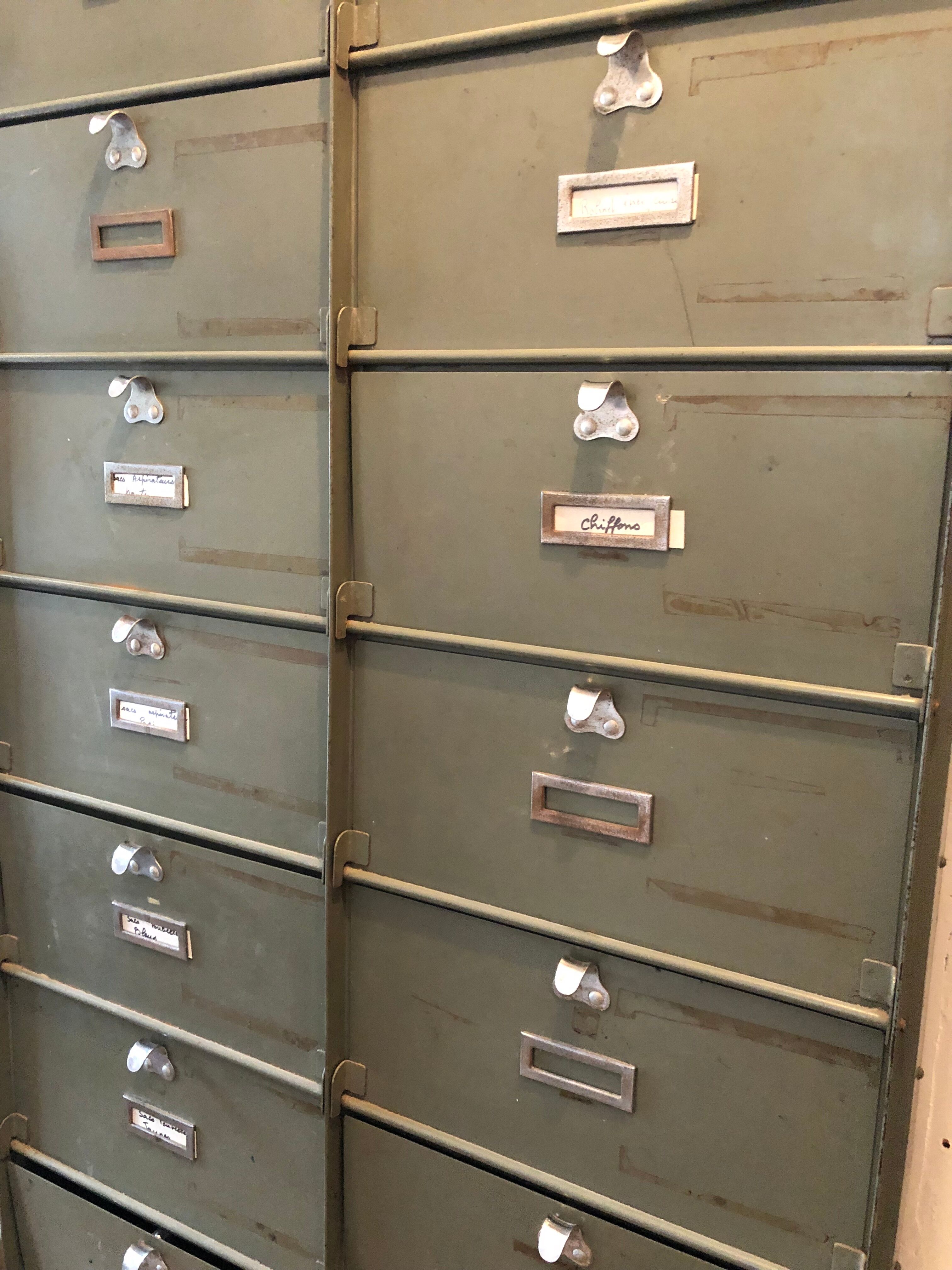 Industrial locker cabinet with valves