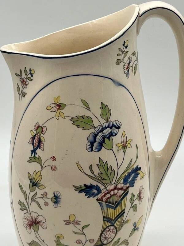 Longchamp toilet bag model Carquois. Height 35 cm.