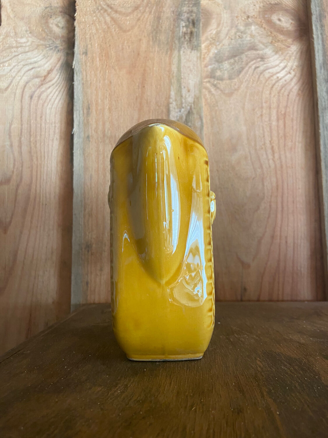 Pitcher Saint Clement Bee