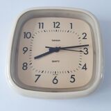Vintage Hanson beige clock