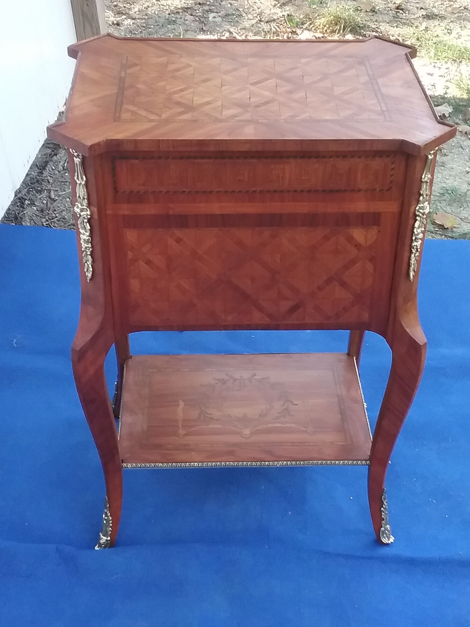 Small marquetry chest of drawers