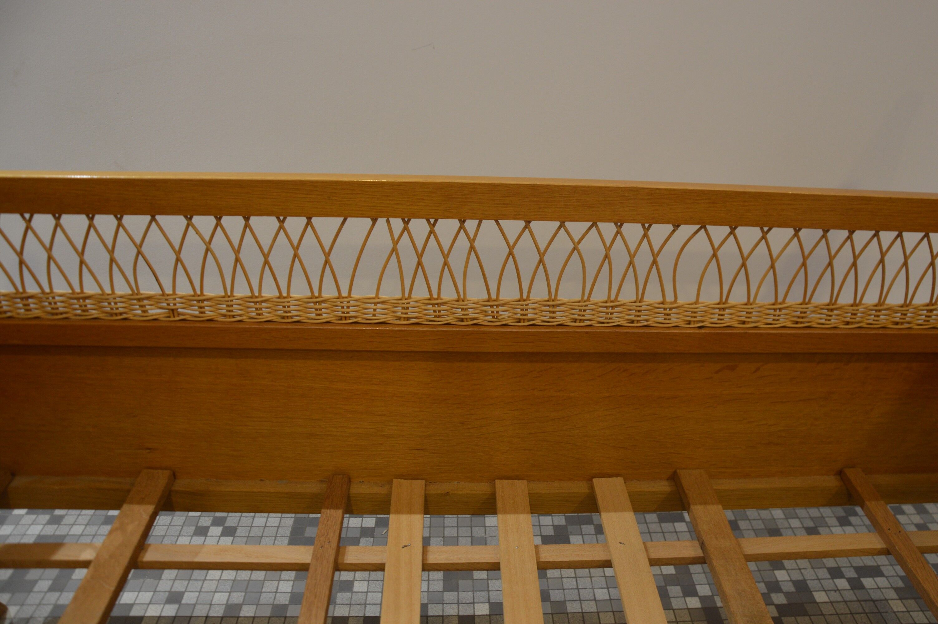 Child's bed in rattan of the years 50