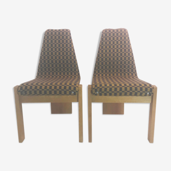 Deux chaises design chic et confortables