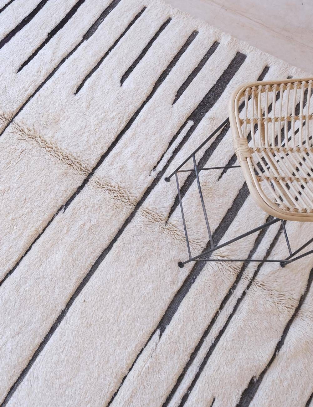 Contemporary Beni M'Rirt Rug - 330 x 234 cm