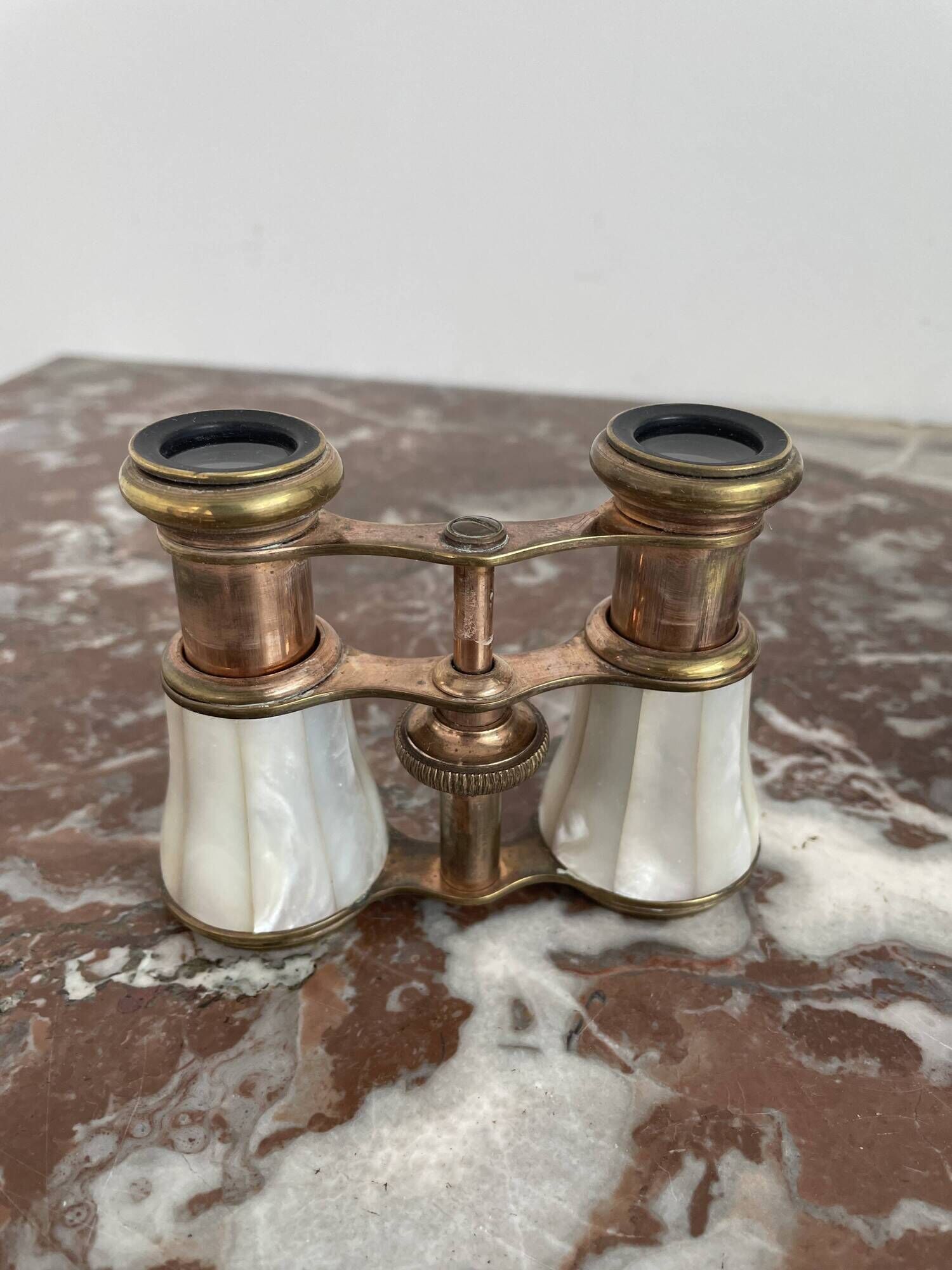 Pair of binoculars, theater, opera, mother-of-pearl, gilded brass, early twentieth century, curiosity object, showcase