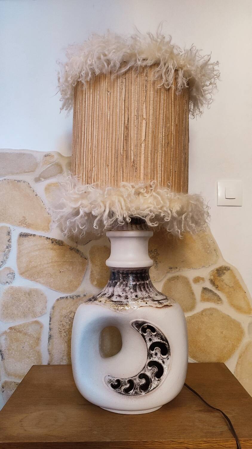 Openwork earthenware lamp