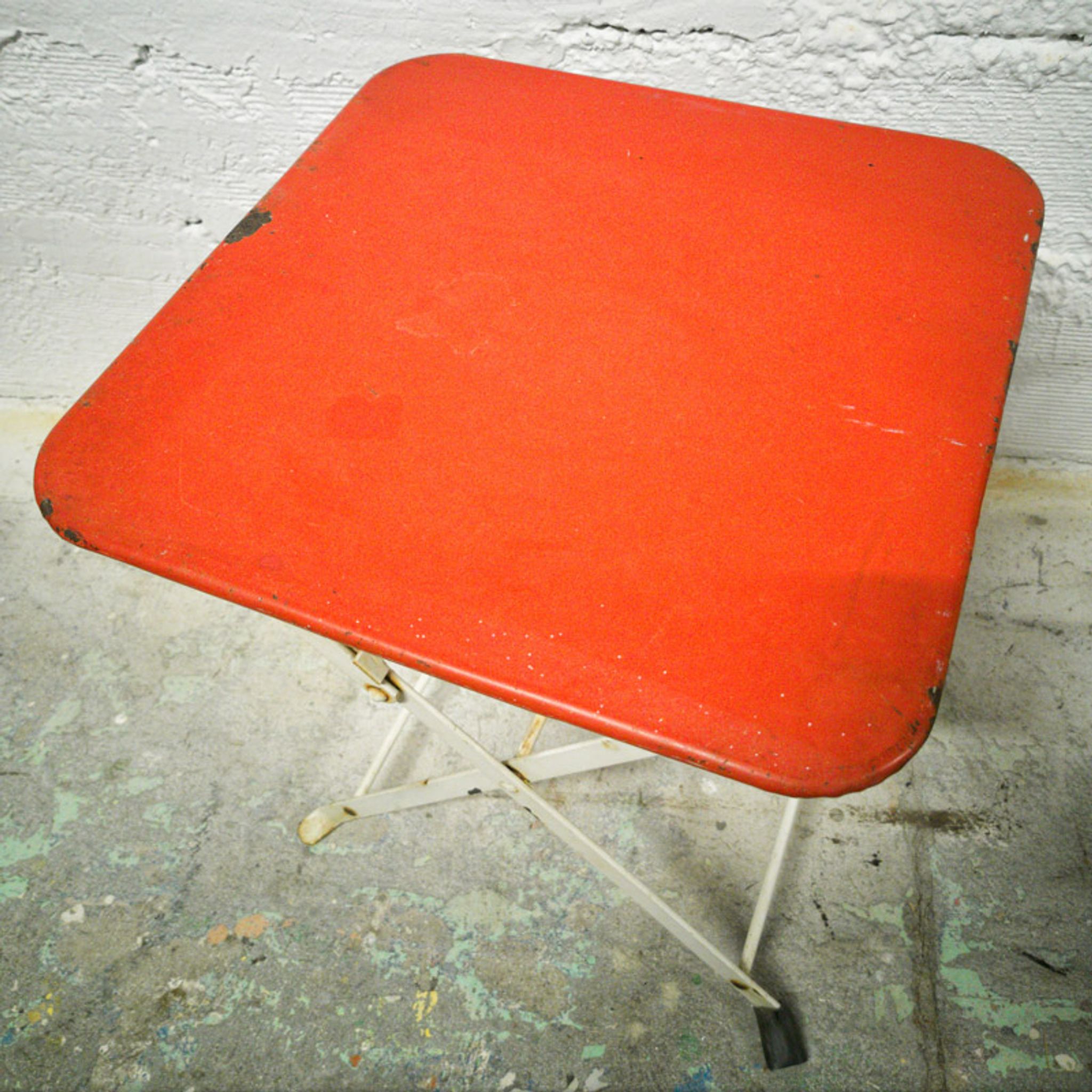 Table d'apoint enfant