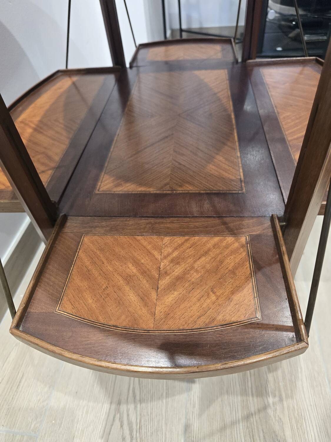 Folding tea table in marquetry wood - removable top