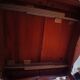 Maison Regain table ronde et chaises en orme massif