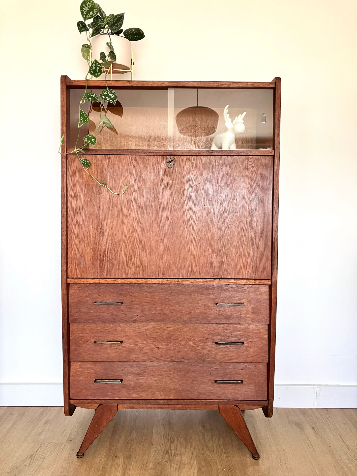 Secretary from the 70s