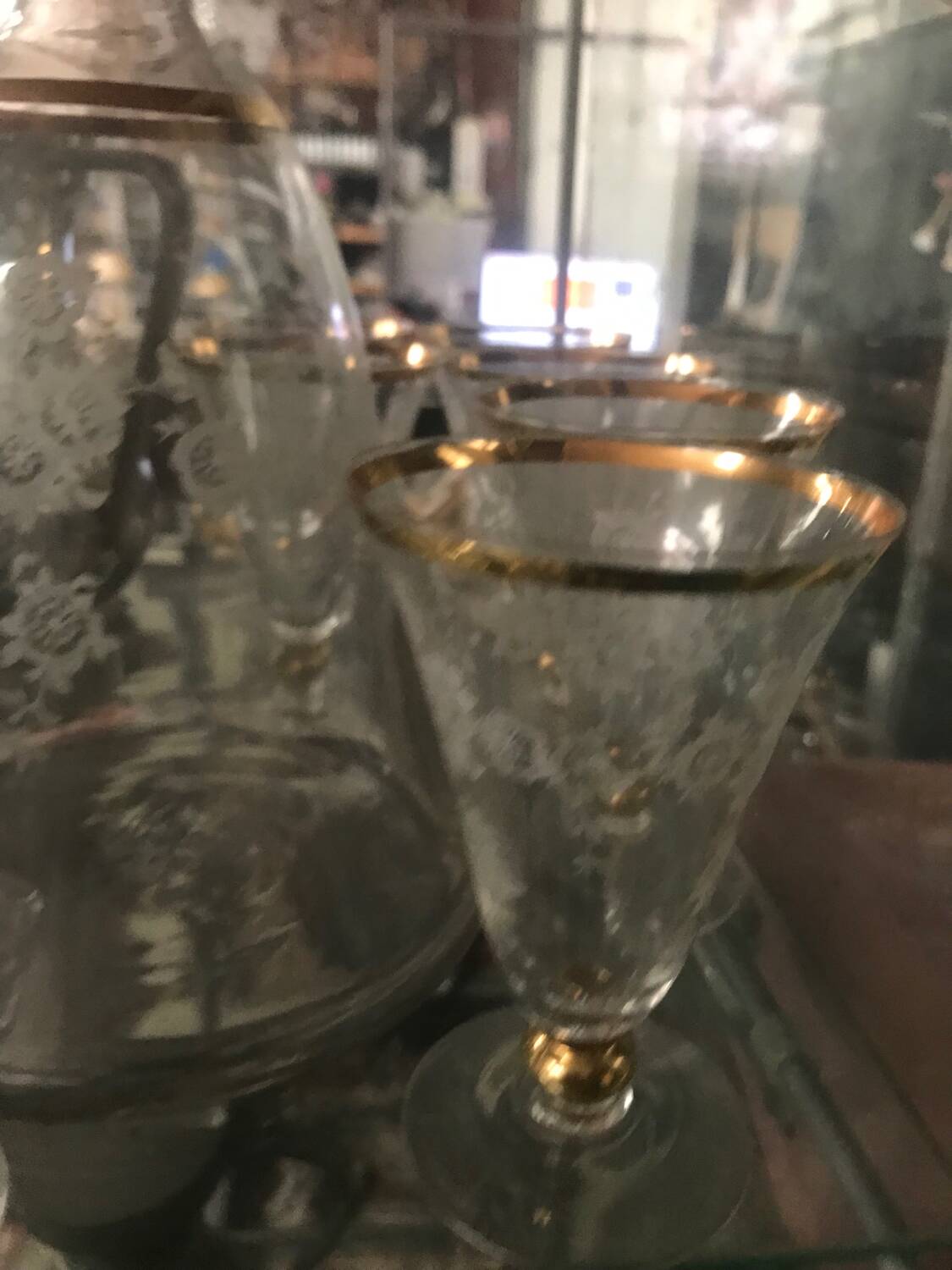 Liqueur service from the 1930s, with a decanter and 8 glasses.