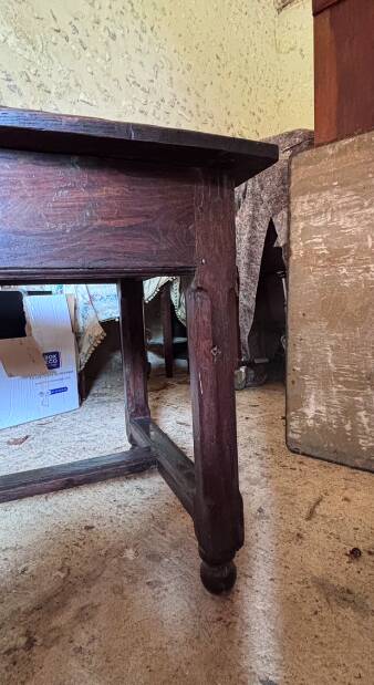 Antique table from the Louis XIII period.