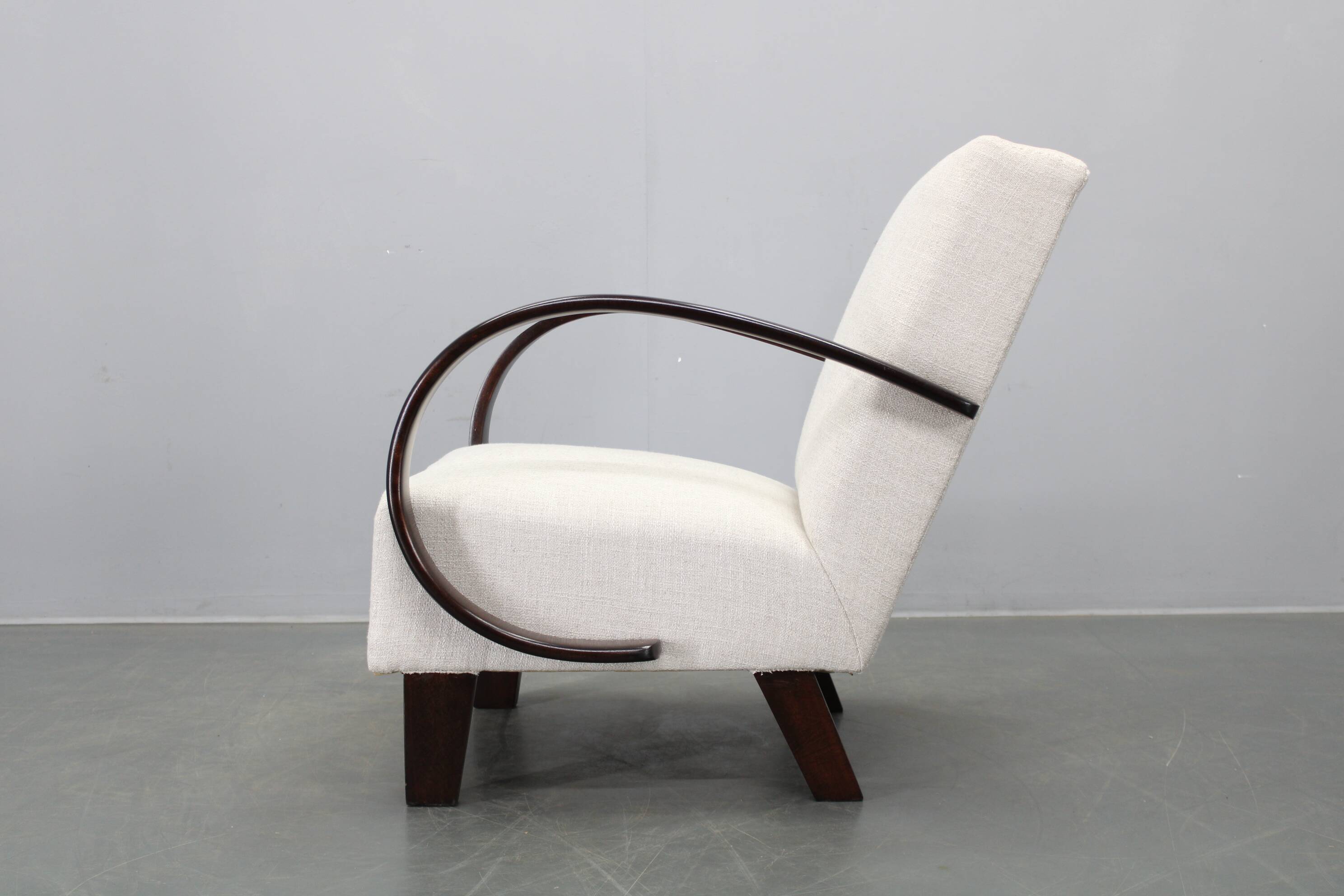 Art Deco armchair by Jindřich Halabala, Czechoslovakia 1940s